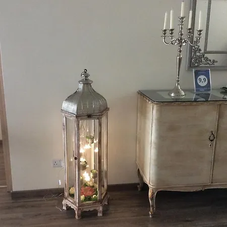 The Central Lejlighed *